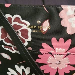 kate spade Bags - Kate Spade floral tote kate spade Bags - Kate Spade floral tote